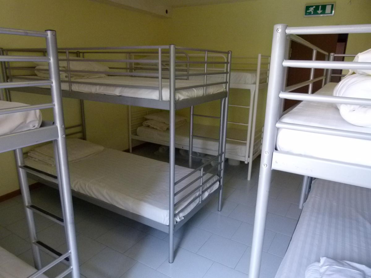 Why Me Eco-Friendly Hostel Tbilisi Esterno foto
