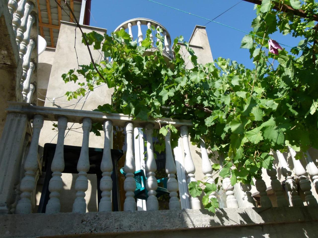 Why Me Eco-Friendly Hostel Tbilisi Esterno foto